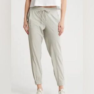 KYODAN Women’s Drawstring Waist Capri Cargo Pants‎ Cement Light Gray Size XS